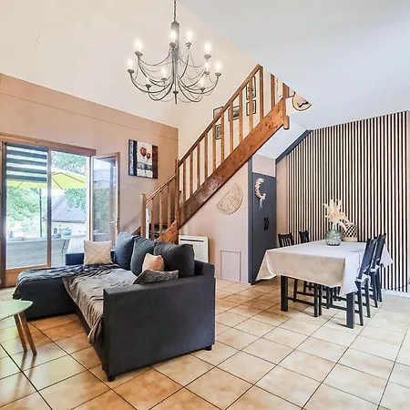 Lovely In With Heated Swimming Pool *